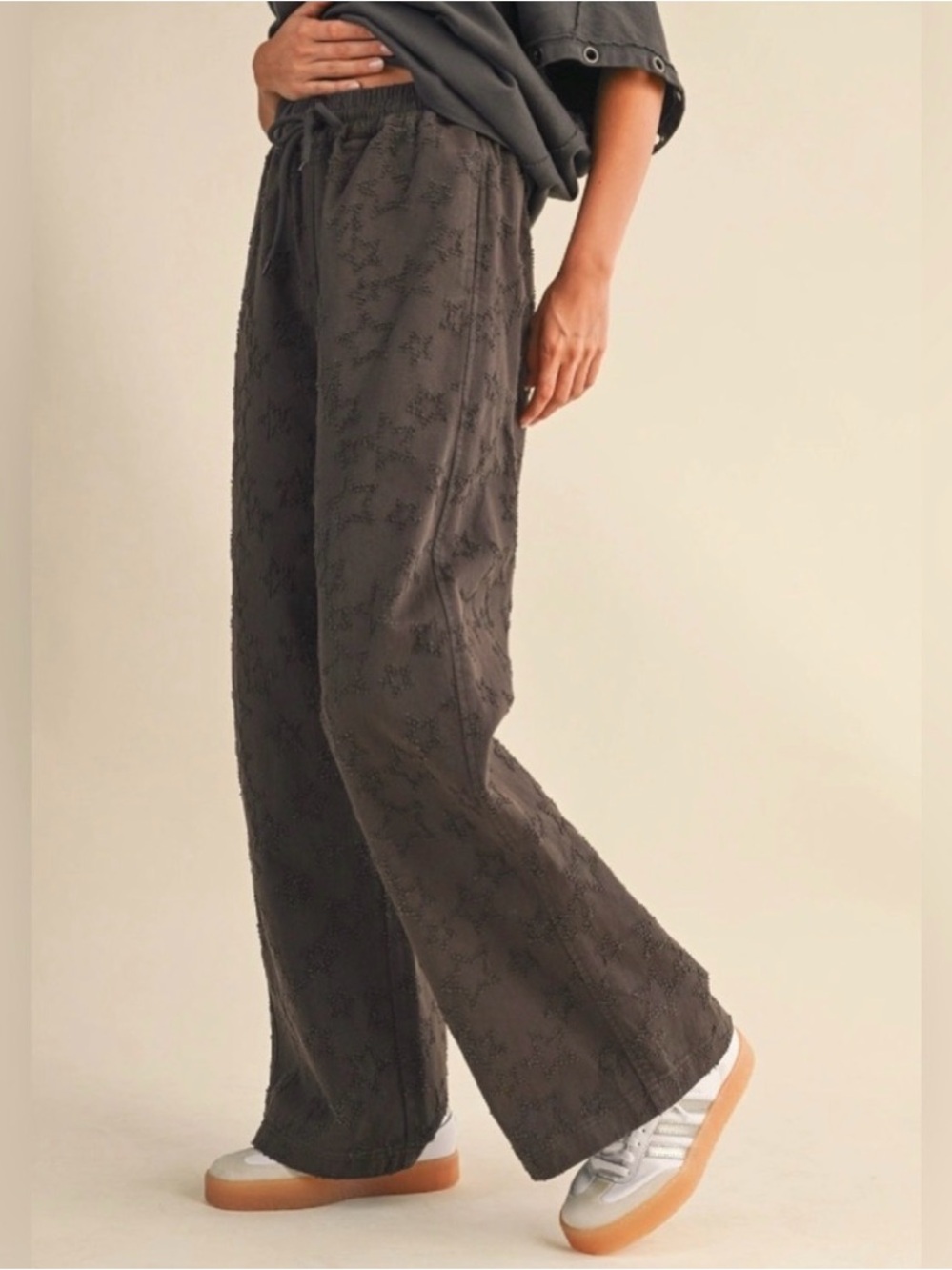 Wide-Leg Star pattern pants!